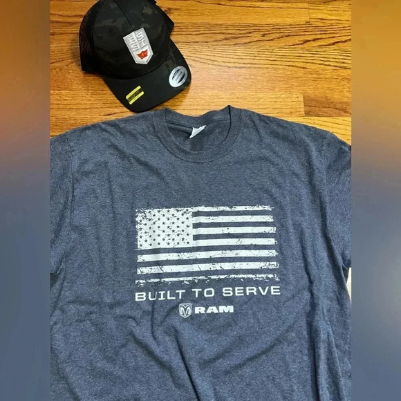 NEW 2pc Set RAM Truck Built To Serve Fan Gear XL Tshirt & O/S Truckers Cap - Picture 3 of 5